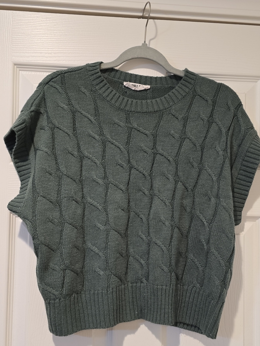 Double Zero Cable Knit Sleeveless Crewneck Vest in Sage Green